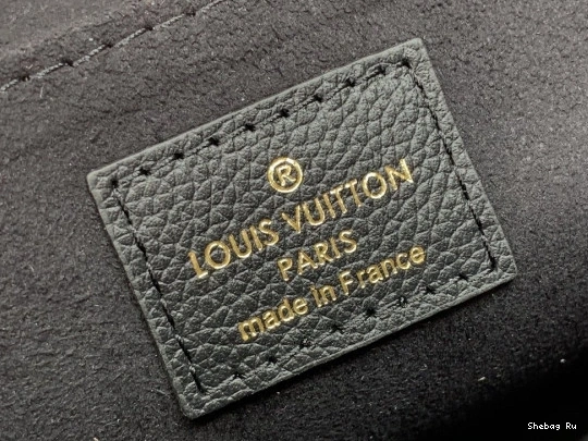 LOUIS PM LOCKME CHAIN VUITTON 0815